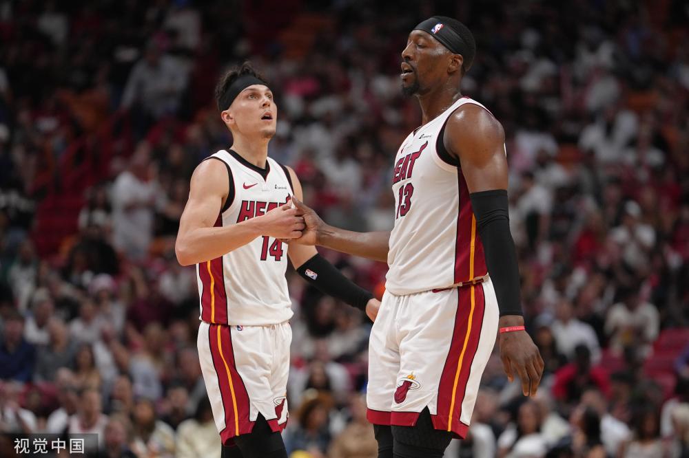 中击败世界 中击败世界